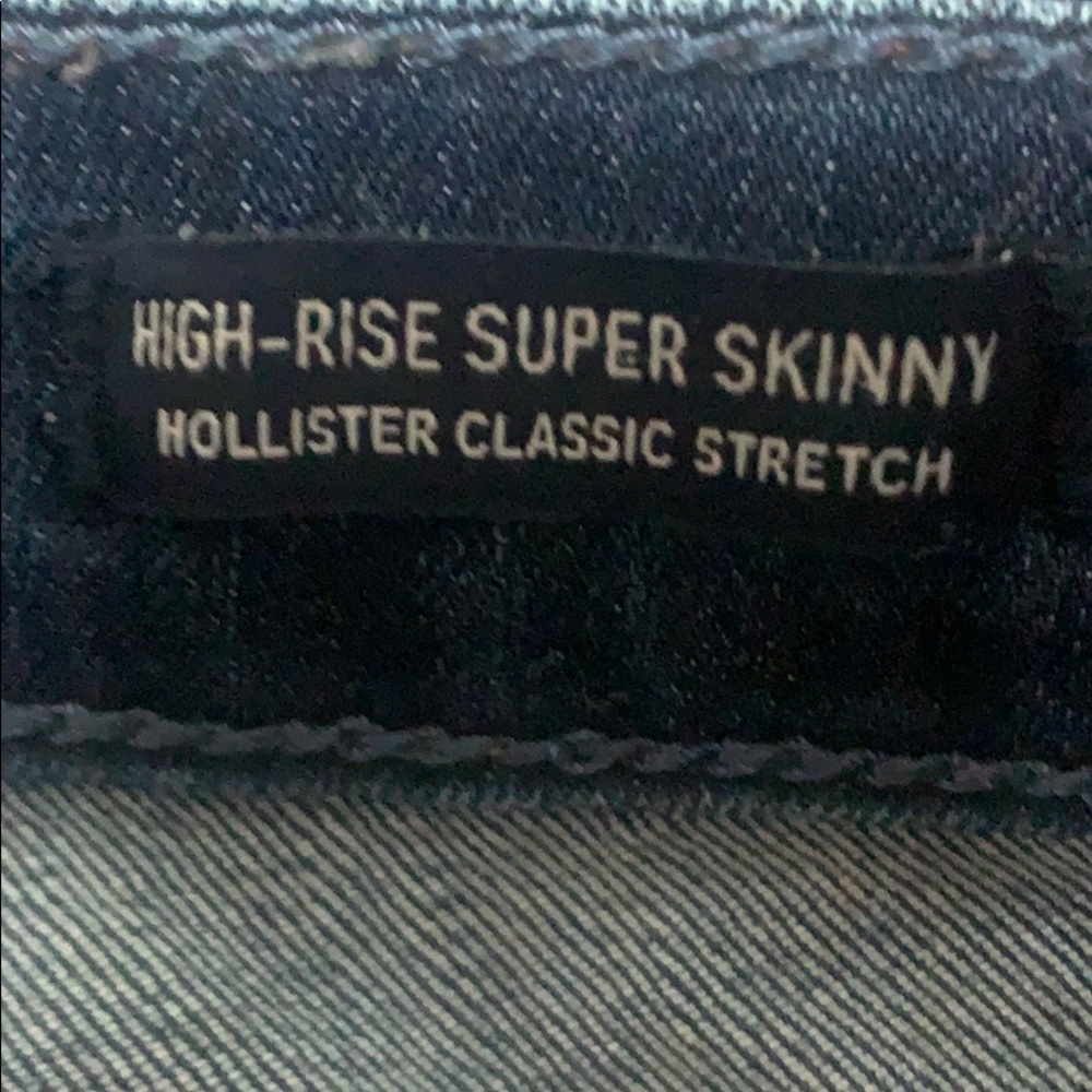Ripped hollister jeans. - Picture 3 of 4